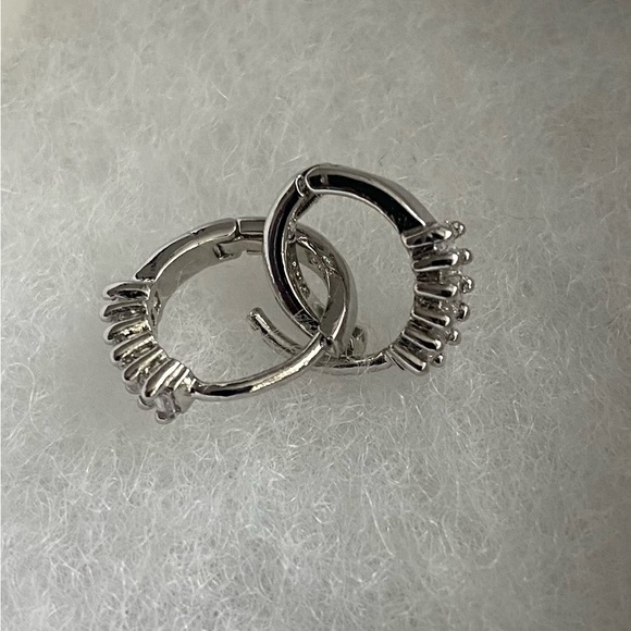 NEW Silver earrings #1 - Picture 4 of 5